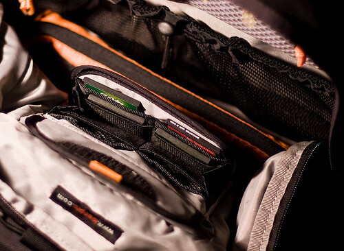 Lowepro-Compurover-Aw-2-1