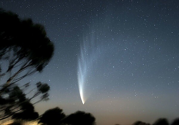 Comet_McNaught_24mm.jpg