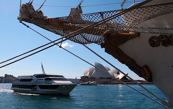 Opera House and ferry.JPG