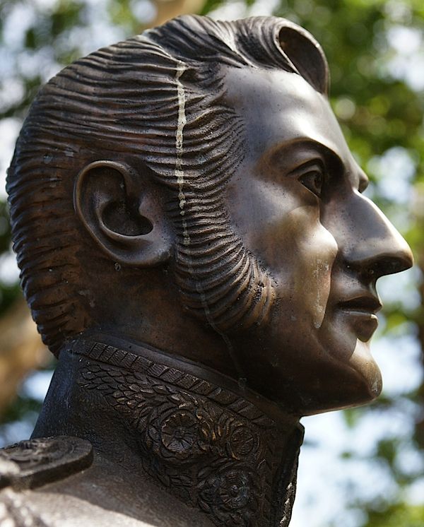 Statue 5.jpg