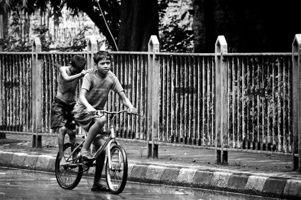 Journey Behind a Lens 2 Journey Behind a Lens…
