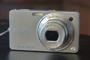 SONY DSC-WX1 – Technology Tour De Force [Review]