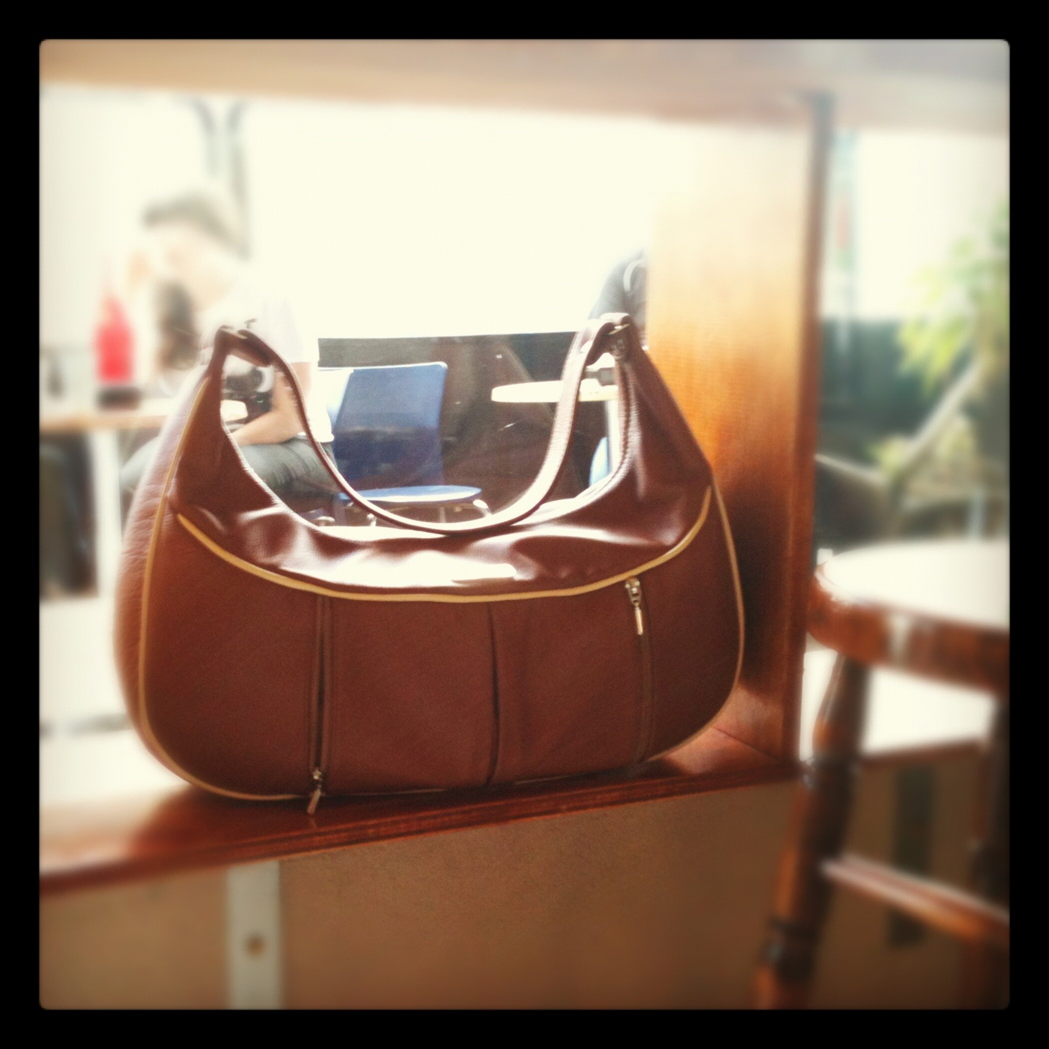 Pompidoo-Womans-Camera-Bag-Review