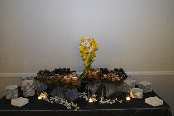 dessert table overview.jpg