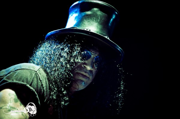 Slash_Backstage