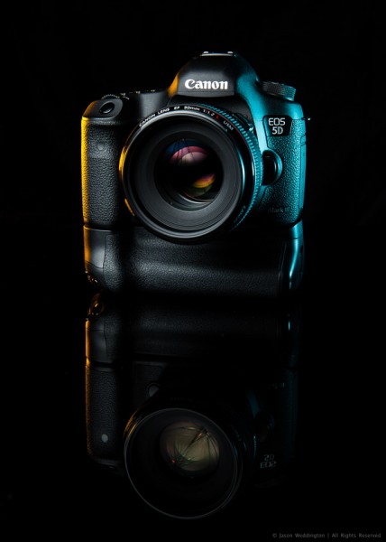 Photo of a Canon EOS 5D MkIII on a black background