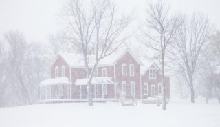 Your camera needs some special attention in cold and wet conditions. ©Valérie Jardin