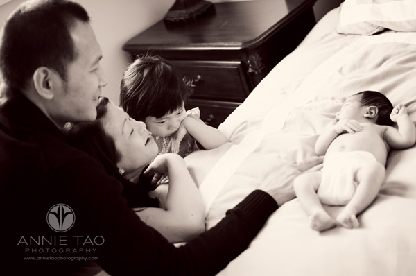 Annie-Tao-Photography-Lifestyle-Newborn-Photography-article-10b