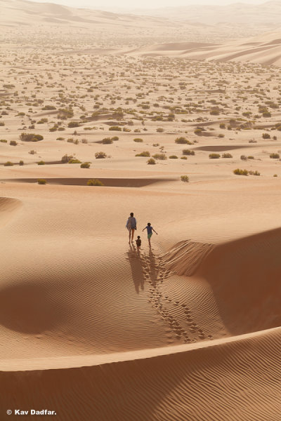 Kav-Dadfar-People-In-Photos-UAE-Desert