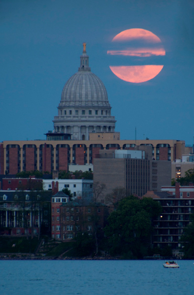 moon, moon photography, full moon, how to, Madison, Wisconsin, orange moon