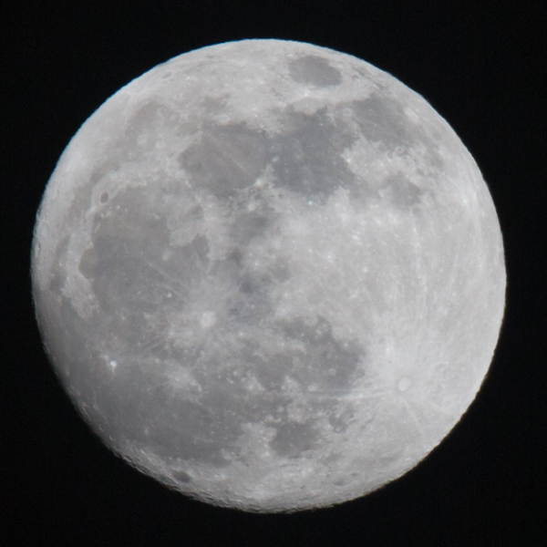 Focal length 500 mm - some chromatic aberration is visible