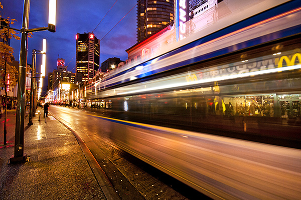 A moving bus in the scene made this shot more dynamic