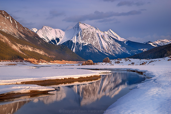 How to shoot mountain lake reflections