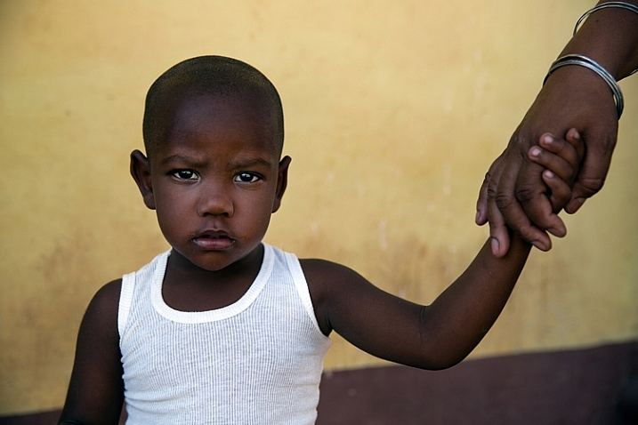 portrait of a dark boy - by oded wagenstein