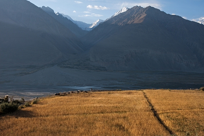 hindukush - By oded wagenstein