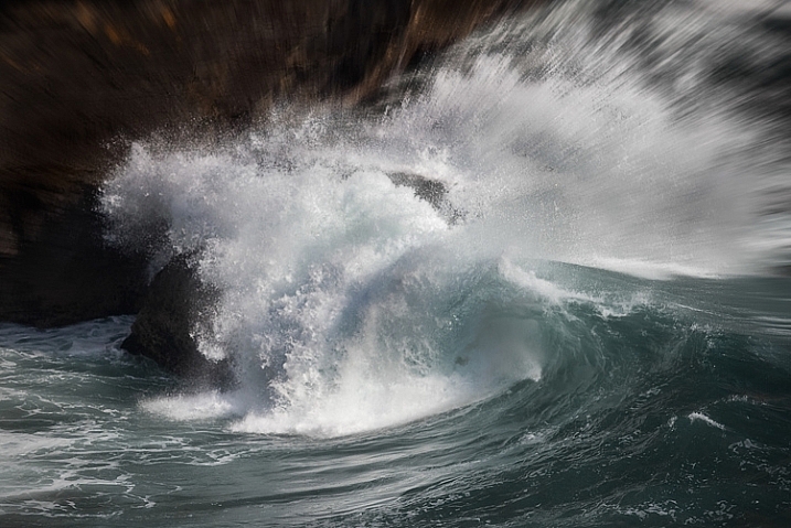 Top Coastal Formations - Crashing Waves