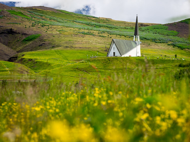http://digital-photography-school.com/wp-content/uploads/2015/08/Long-lens-corradino-landscapes-church.jpg