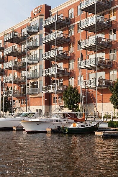 Memorable Jaunts Urban Photography Article for Digital Photography School Downtown Milwaukee Photo