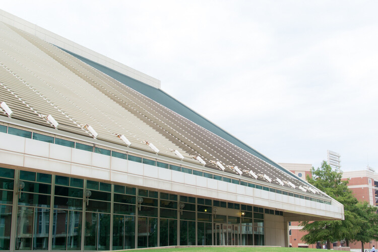 Using the Histogram to Take Better Pictures 6 histogram-example-building-exterior