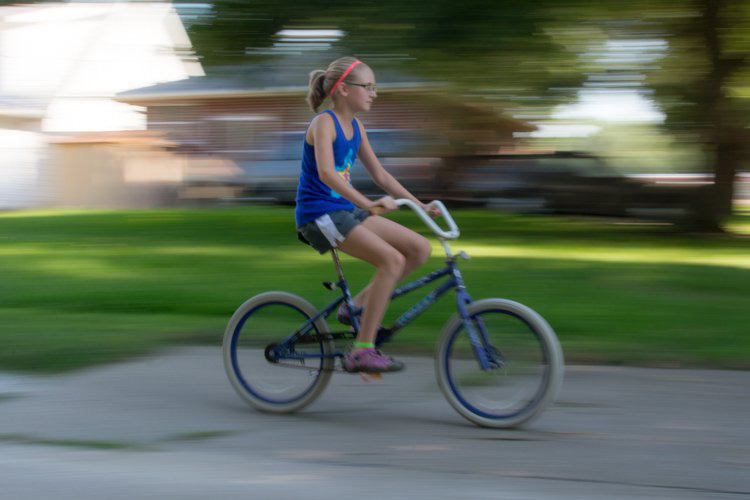 motion-and-composition-bike-center-panning-2