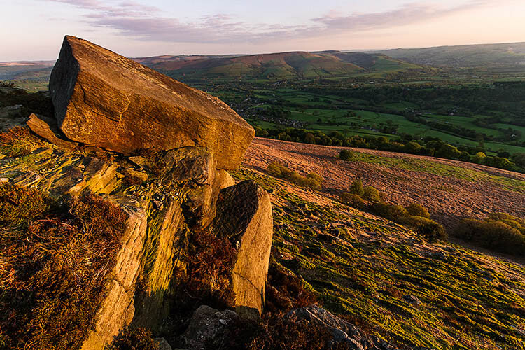 Responsibilities of Landscape Photographers 4 Large rock formations, boulders and cliffs all pose a danger to hikers.