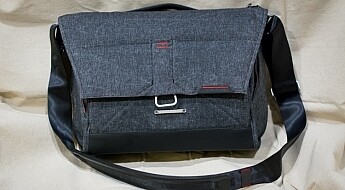 everyday-messenger-bag-front-closed