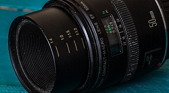 Canon 50mm f/2.5 Compact Macro