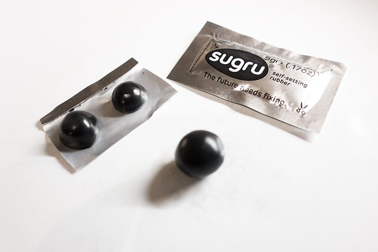 Sugru-balls-rubber-feet