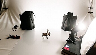how-to-shoot-white-seamless-tutorial