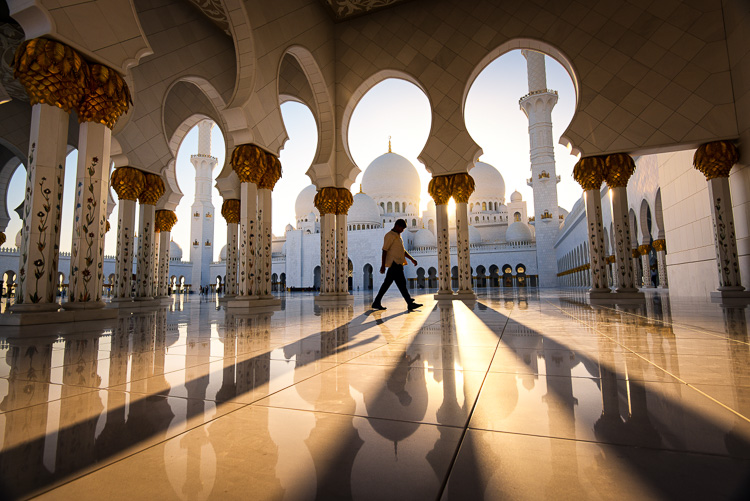 Sunset at Sheikh Zayed Mosque in Abu Dhabi