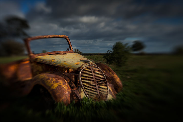 leannecole-lensbaby-old-car