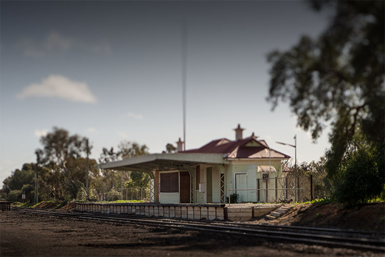 leannecole-lensbaby-old-train-station