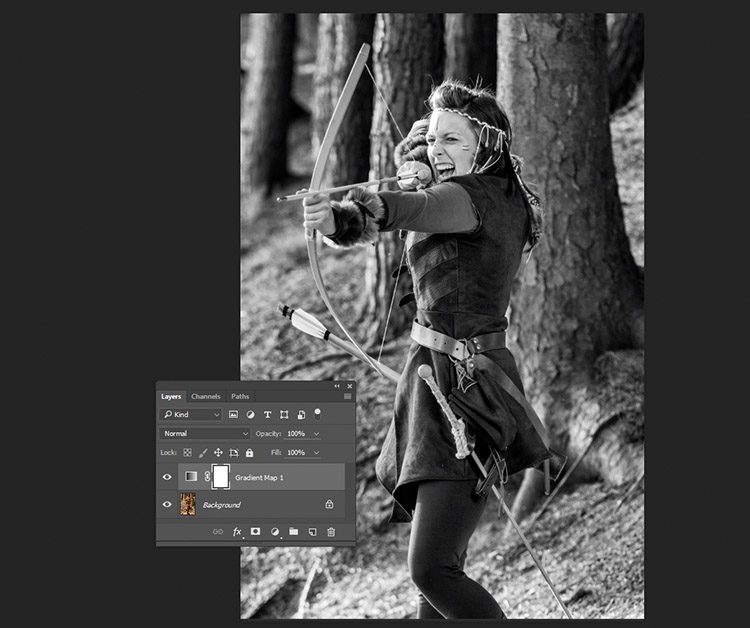 black-and-white-conversions-in-photoshop-gradientmap-basigradient-example