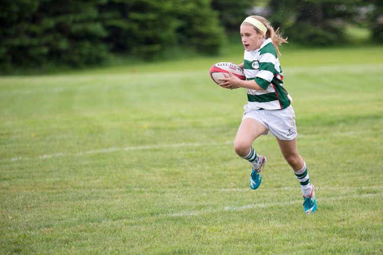 http://digital-photography-school.com/wp-content/uploads/2016/11/girls_rugby_sports.jpg