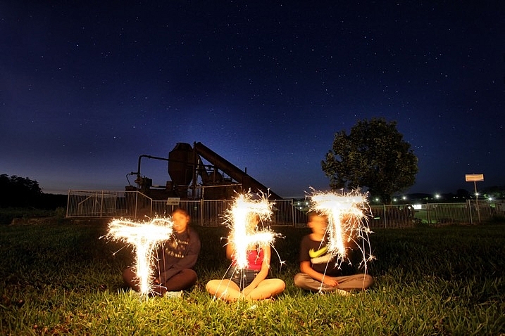 A lot of people have fun using sparklers to create light paintings. These can look nice, the pixelstick takes you to the next level.