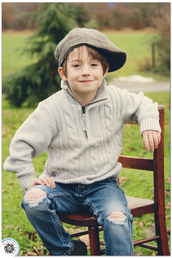 Child thinking pose studio hi-res stock photography and images - Alamy