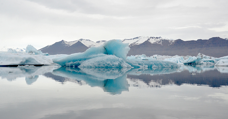 Iceland Glacier Lagoon big blue 750 px