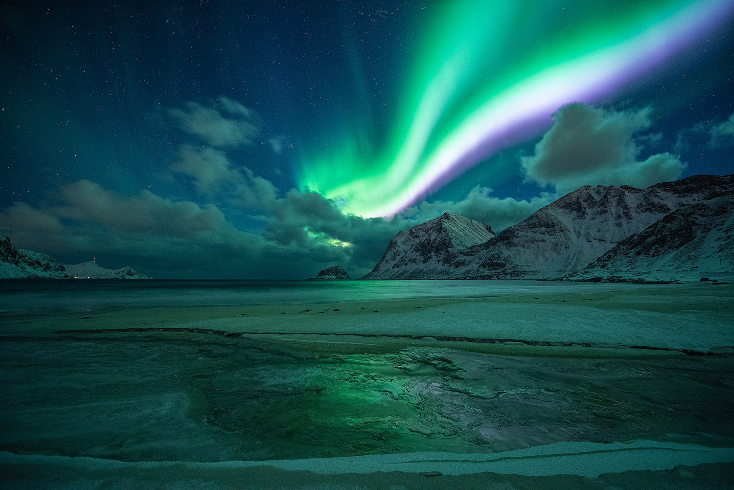 How To Photograph The Northern Lights (Aurora Borealis)