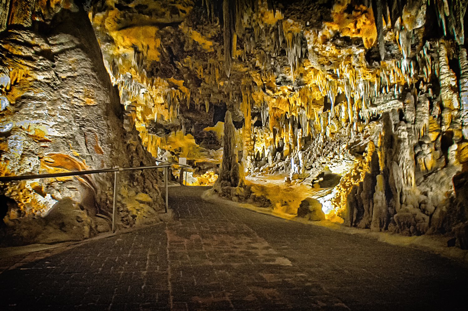 13 Tips for Gorgeous Cave Photography