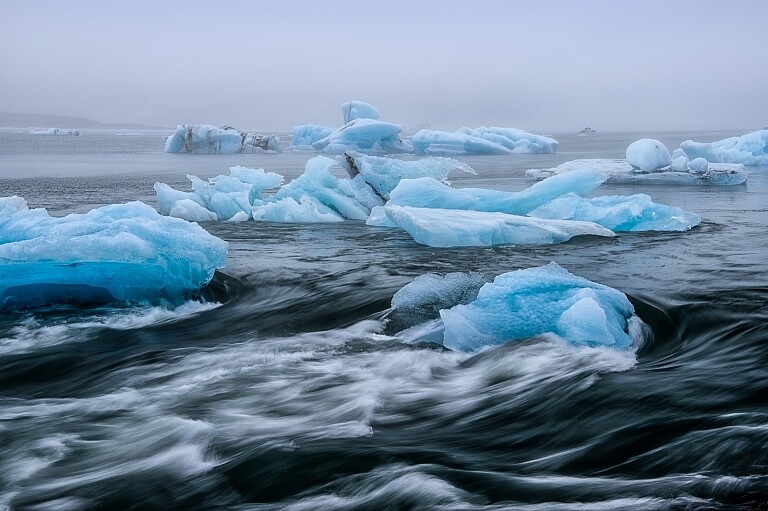 24 Frozen Images of Some Cold Winter Weather